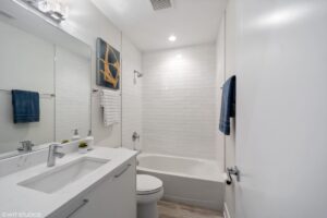 13 1220wohio2 8 bathroom hires