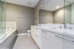 16 1226wohio1 13 primarybathroom hires