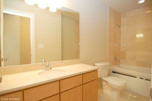 7 837nwashtenaw apt2 8 bathroom hires